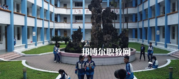 四川瀘州市江南職業(yè)中學(xué)校2022年學(xué)費、收費多少