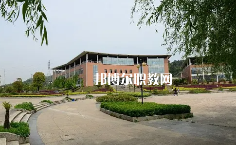襄樊工業(yè)學校2022年網站網址