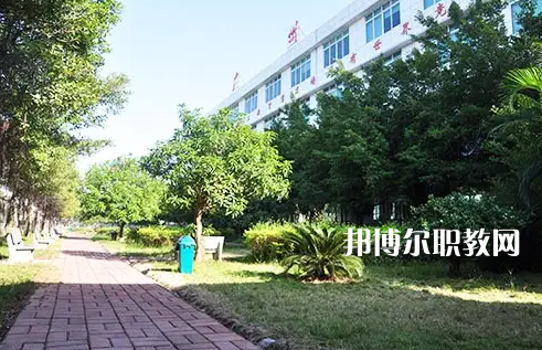 華中信息商務技工學校2022年怎么樣、好不好