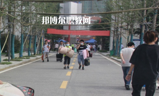 武漢新洲高級職業(yè)中學2022年報名條件、招生要求、招生對象