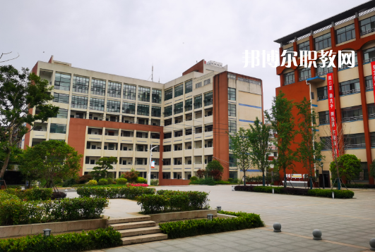 武漢石牌嶺高級(jí)職業(yè)中學(xué)2022年怎么樣、好不好