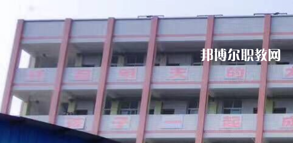 威遠(yuǎn)縣聯(lián)想職業(yè)技術(shù)學(xué)校2023年報(bào)名條件、招生要求、招生對(duì)象