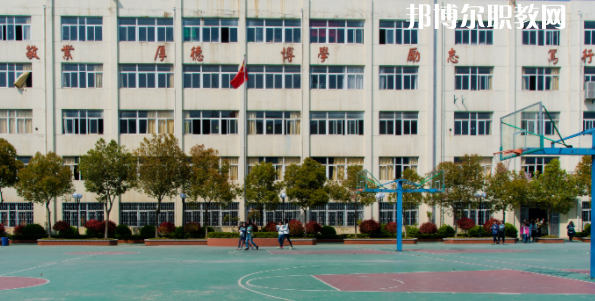 南京工業(yè)技術(shù)學(xué)校地址在哪里，哪個(gè)地區(qū)，哪個(gè)城市?