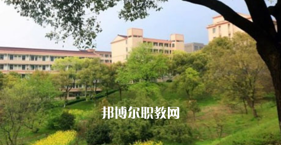 江蘇省宜興中等專業(yè)學(xué)校地址在哪里，哪個地區(qū)，哪個城市?