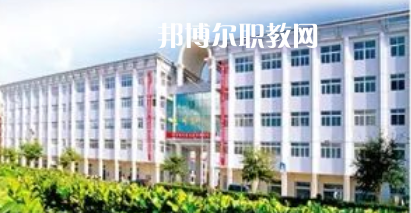 南通市通州區(qū)建筑職工中等專(zhuān)業(yè)學(xué)校地址在哪里，哪個(gè)地區(qū)，哪個(gè)城市?
