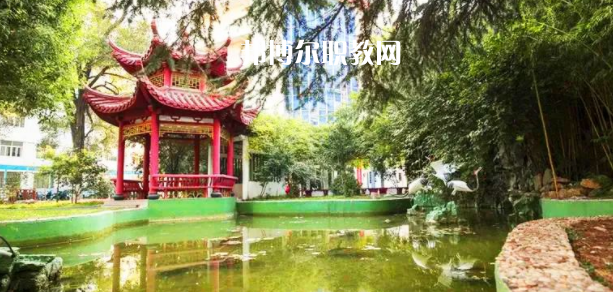 連云港市藝術(shù)學(xué)校地址在哪里，哪個(gè)地區(qū)，哪個(gè)城市?