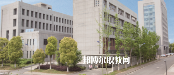 江蘇省邗江中等專業(yè)學(xué)校地址在哪里，哪個(gè)地區(qū)，哪個(gè)城市?