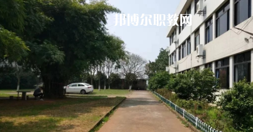 蘭溪市第六中學(xué)地址在哪里，哪個地區(qū)，哪個城市?