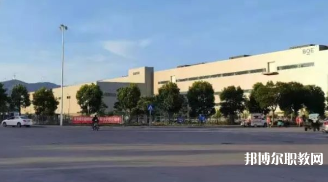 西安智能工業(yè)技工學(xué)校地址，乘車路線