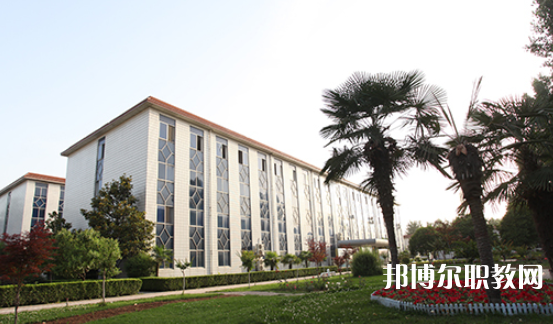 2023西安齊力鐵路技工學(xué)校招生計(jì)劃 招生人數(shù)是多少(附要求、條件、對(duì)象)