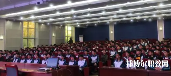 秦皇島市中等專業(yè)學(xué)校地址，乘車路線