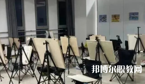 秦皇島市藝新舞蹈學(xué)校地址，乘車路線