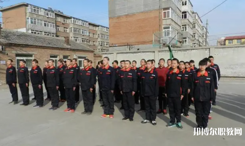 張家口靚典中等職業(yè)學(xué)校地址，乘車(chē)路線(xiàn)