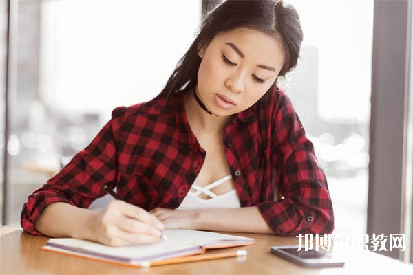 河北哪里的中職學校能讀計算機與產品維修專業(yè)