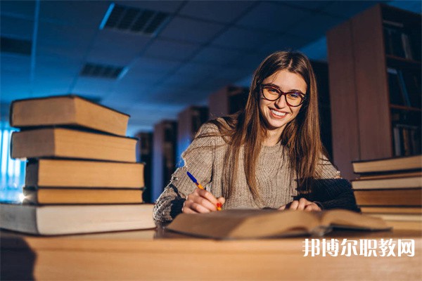 江蘇哪里的中專學校能讀商務(wù)助理專業(yè)