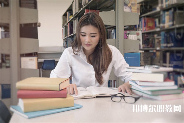 江蘇哪里的中職學(xué)校能讀推拿按摩專(zhuān)業(yè)