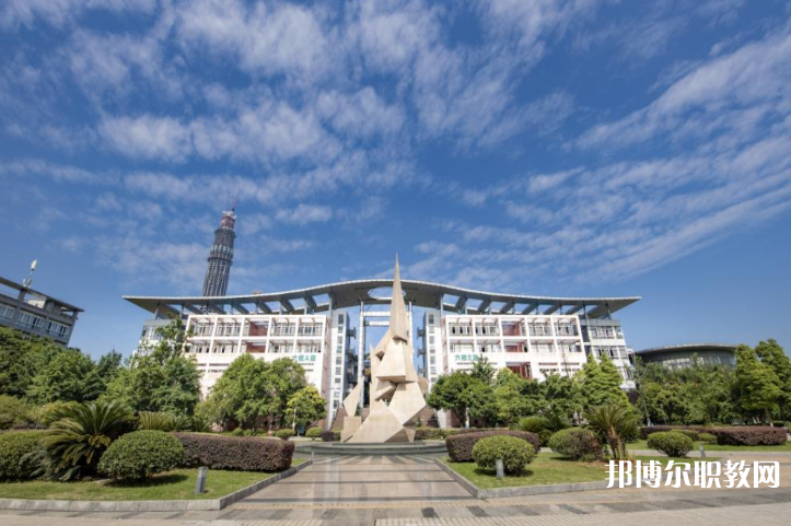 四川城市技師學(xué)院地址，乘車路線 