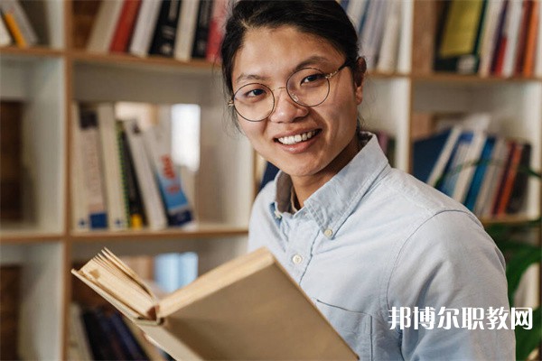廣東哪里的職業(yè)學(xué)校能讀化妝品應(yīng)用與營(yíng)銷專業(yè)