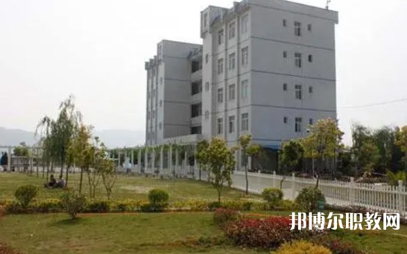 2024馬山縣民族職業(yè)技術(shù)學校多少錢 馬山縣民族職業(yè)技術(shù)學校各專業(yè)學費收費標準