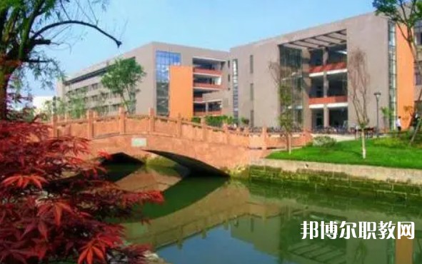 2024桂林市藝術(shù)學(xué)校招生計(jì)劃 招生人數(shù)是多少(附要求、條件、對(duì)象)