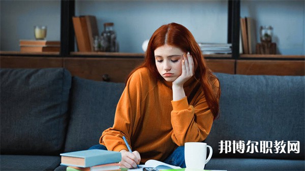 廣西哪里的職業(yè)學校能讀計算機動漫與游戲?qū)I(yè)