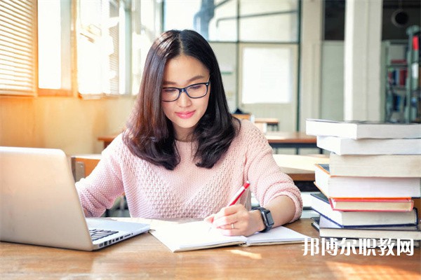 廣西哪里的中職學校能讀制冷和空調設備運行與維修專業(yè)