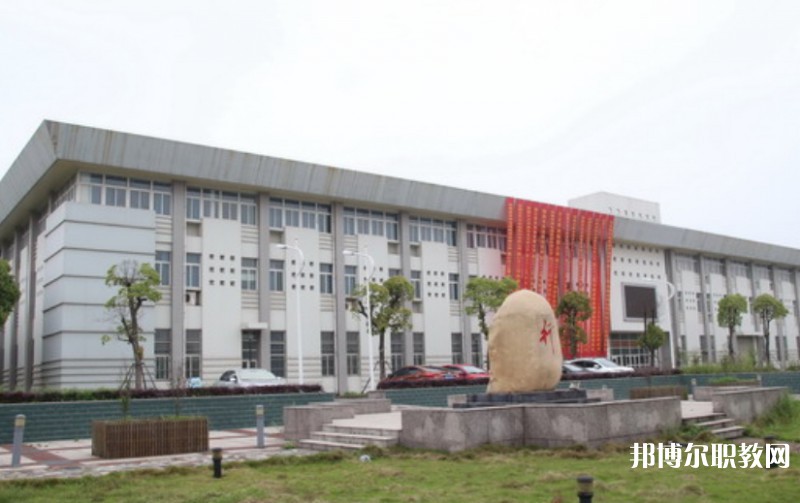 2024蕪湖汽車(chē)工程學(xué)校多少錢(qián) 蕪湖汽車(chē)工程學(xué)校各專業(yè)學(xué)費(fèi)收費(fèi)標(biāo)準(zhǔn)