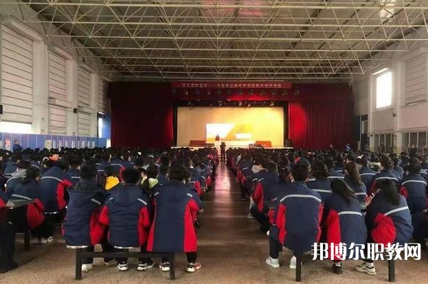 河曲縣巡鎮(zhèn)中學(xué)(職教班)怎么樣、好不好