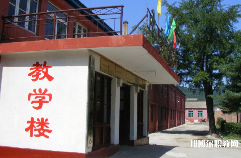2024丹東市圣林中等職業(yè)技術(shù)專業(yè)學(xué)校招生計(jì)劃 招生人數(shù)是多少(附要求、條件、對(duì)象)