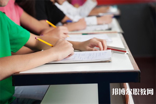貴州哪里的中職學(xué)校能讀計算機(jī)與數(shù)碼產(chǎn)品維修專業(yè)