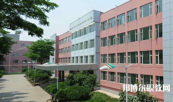 2025山西省潞安職業(yè)中等專業(yè)學校招生計劃 招生人數(shù)是多少(附要求、條件、對象)